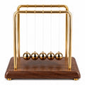 Newtons Pendel Schreibtischspielzeug Gold Braun